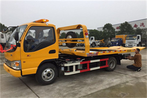 漳州哪里有拖车服务